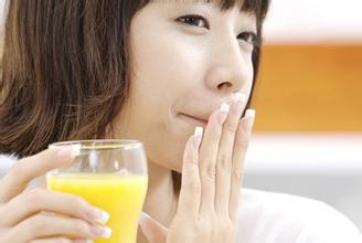 女性親熱要主動(dòng) 還要細(xì)心呵護(hù)身體